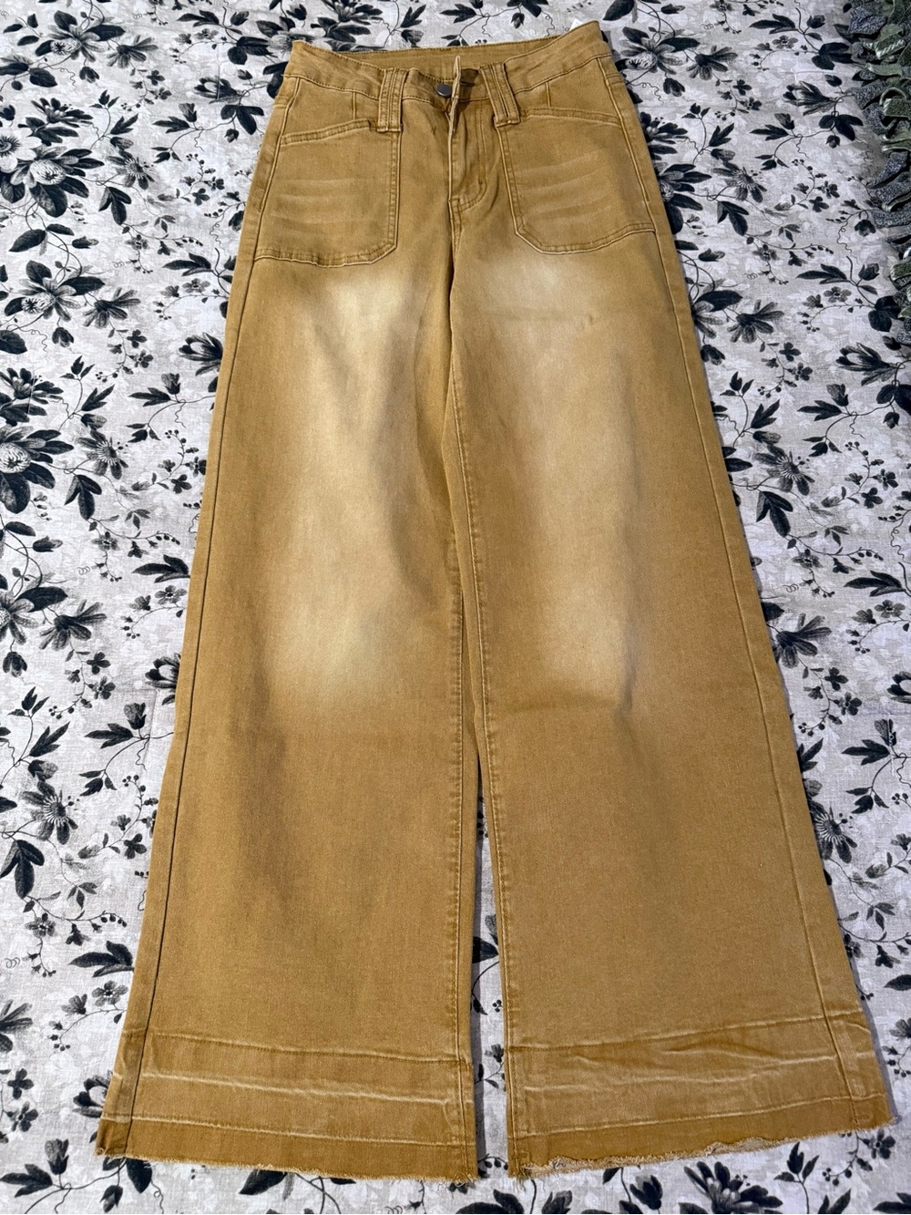 SHEIN Wide-Leg Flare Jeans in Tan